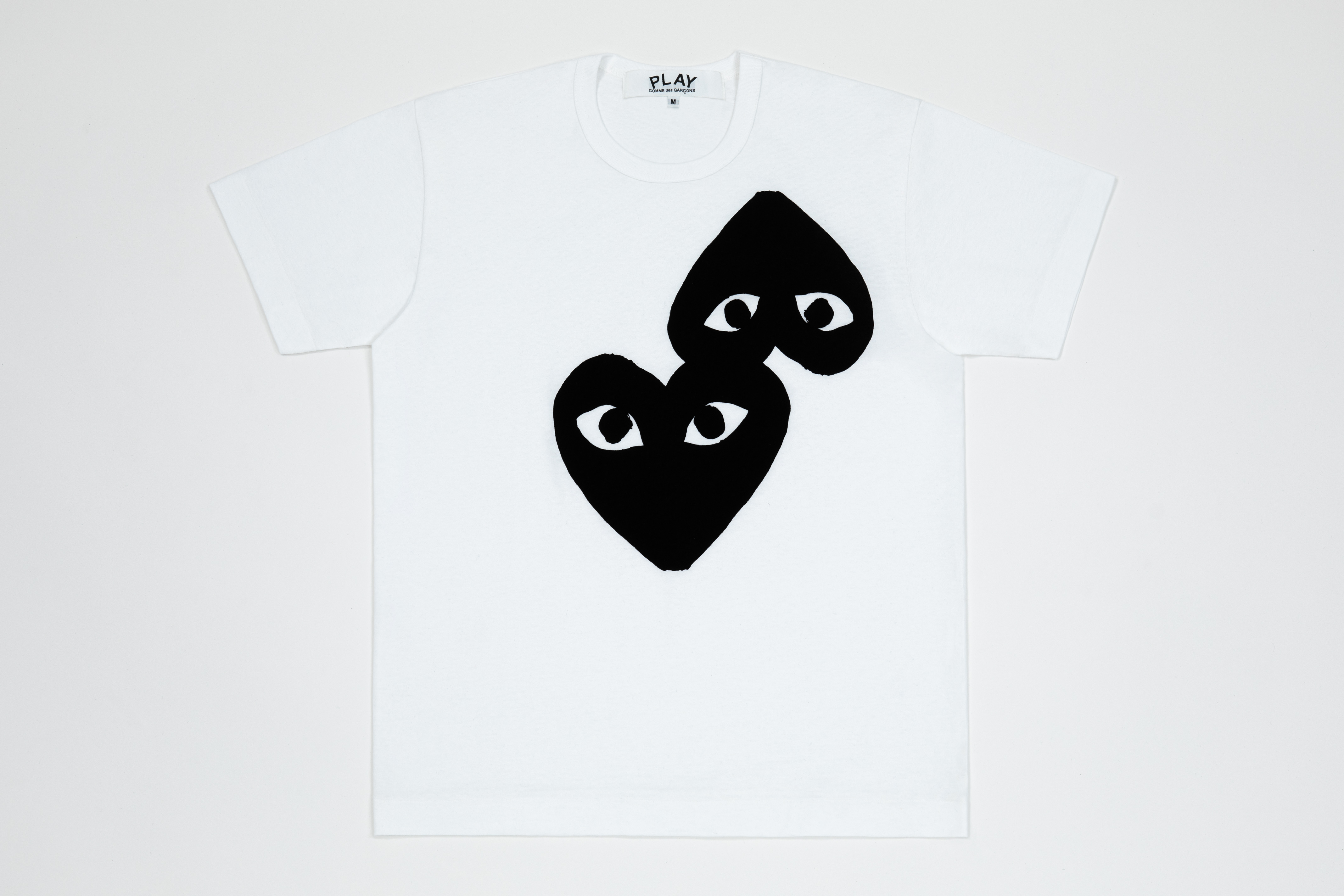 いつもと少し違う？ ひとクセ加わった PLAY COMME des GARÇONSの新作Tシャツに注目です。