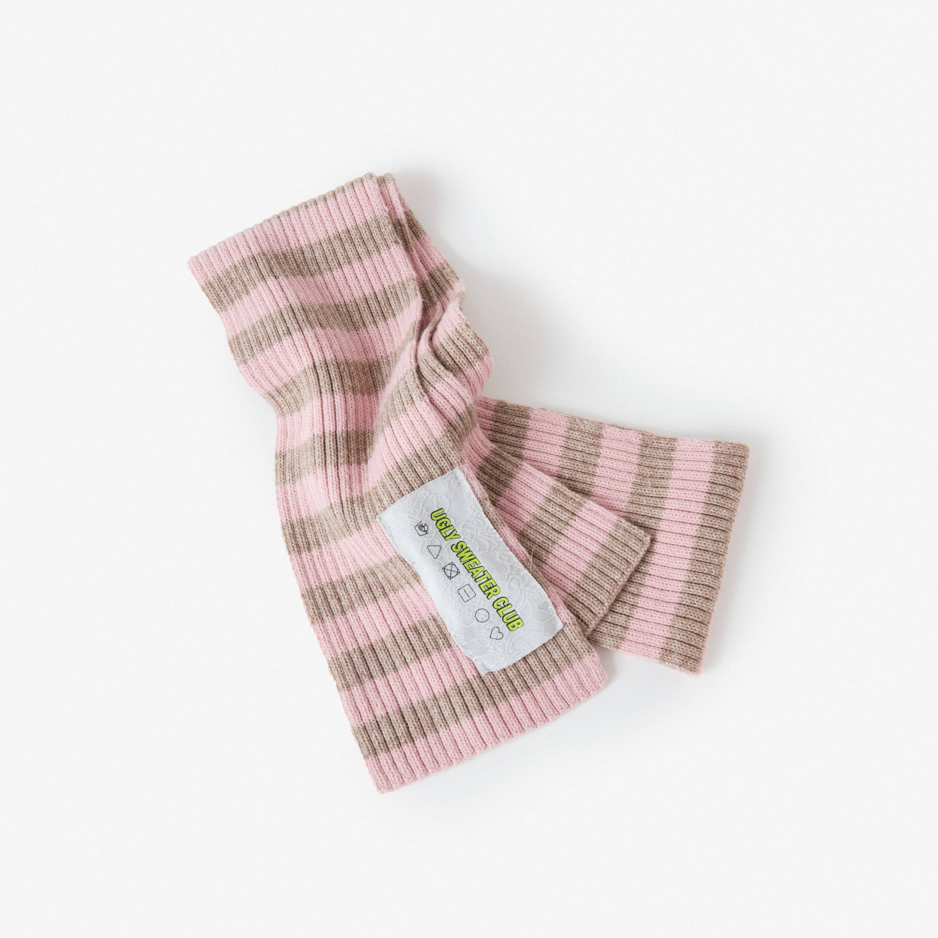 アグリーセータークラブのマフラー