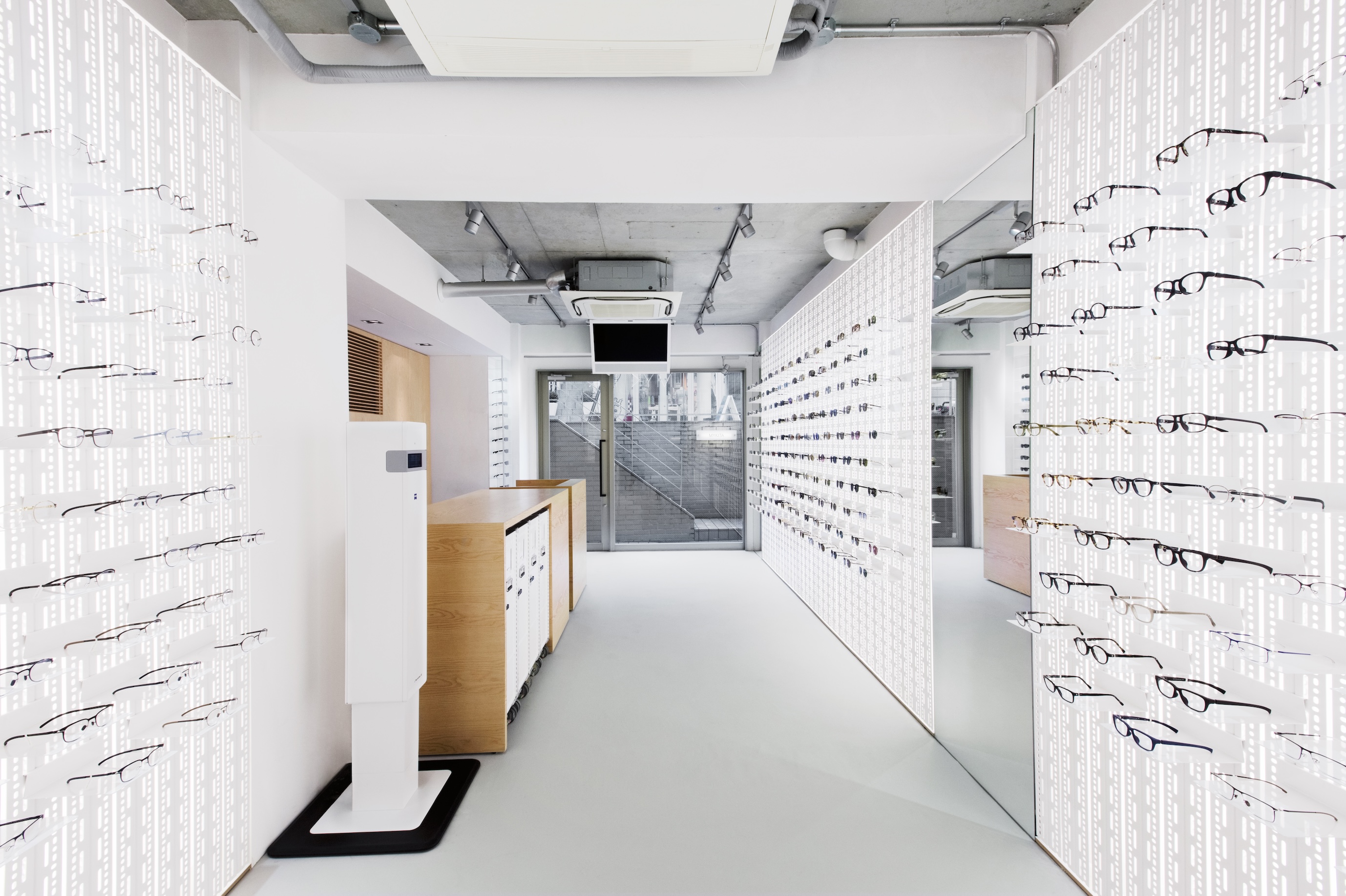 MYKITAが東京店オープン15周年を祝した限定モデルをリリース。ベルリンと東京をつなぐ、特別な逸品。