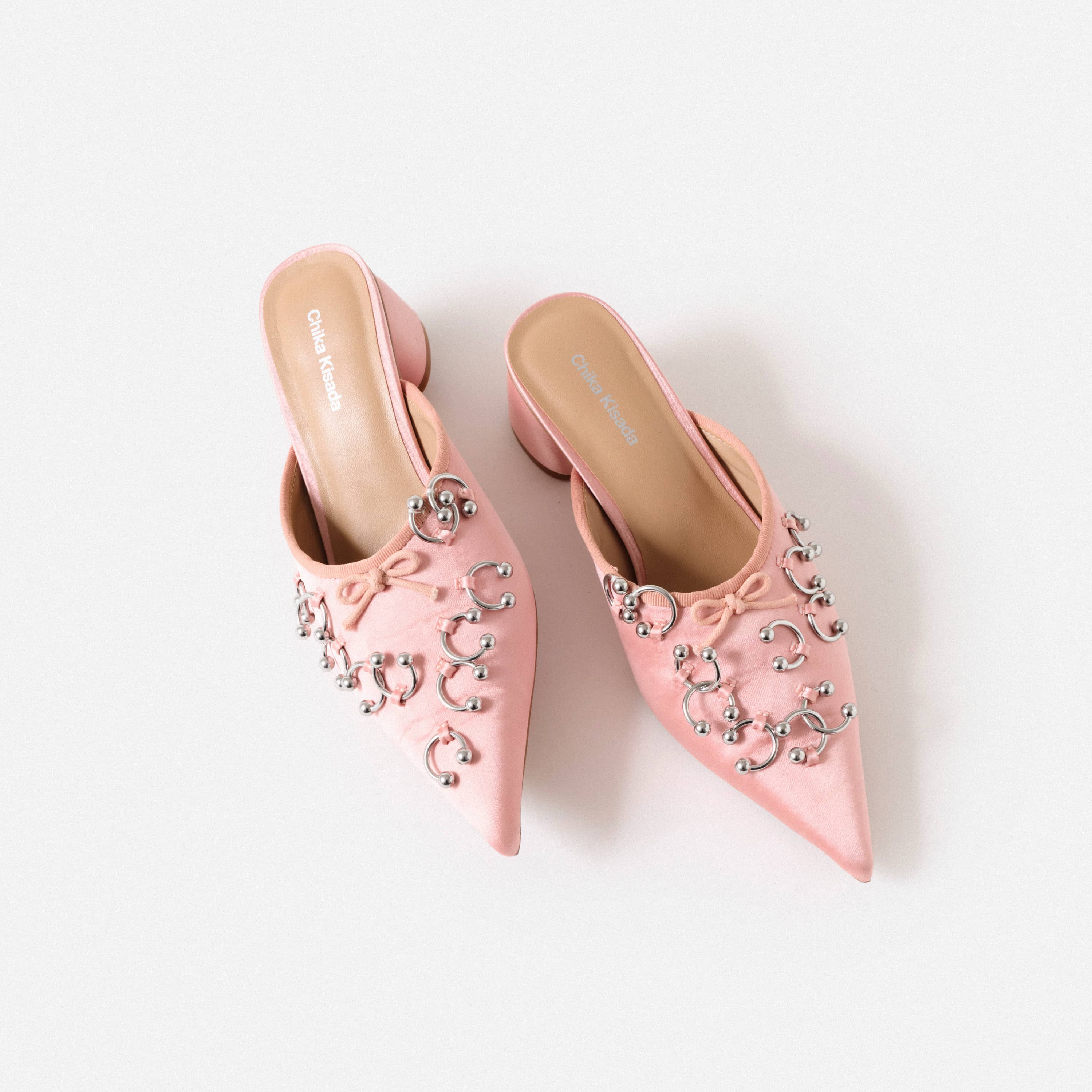 チカ キサダのシューズ