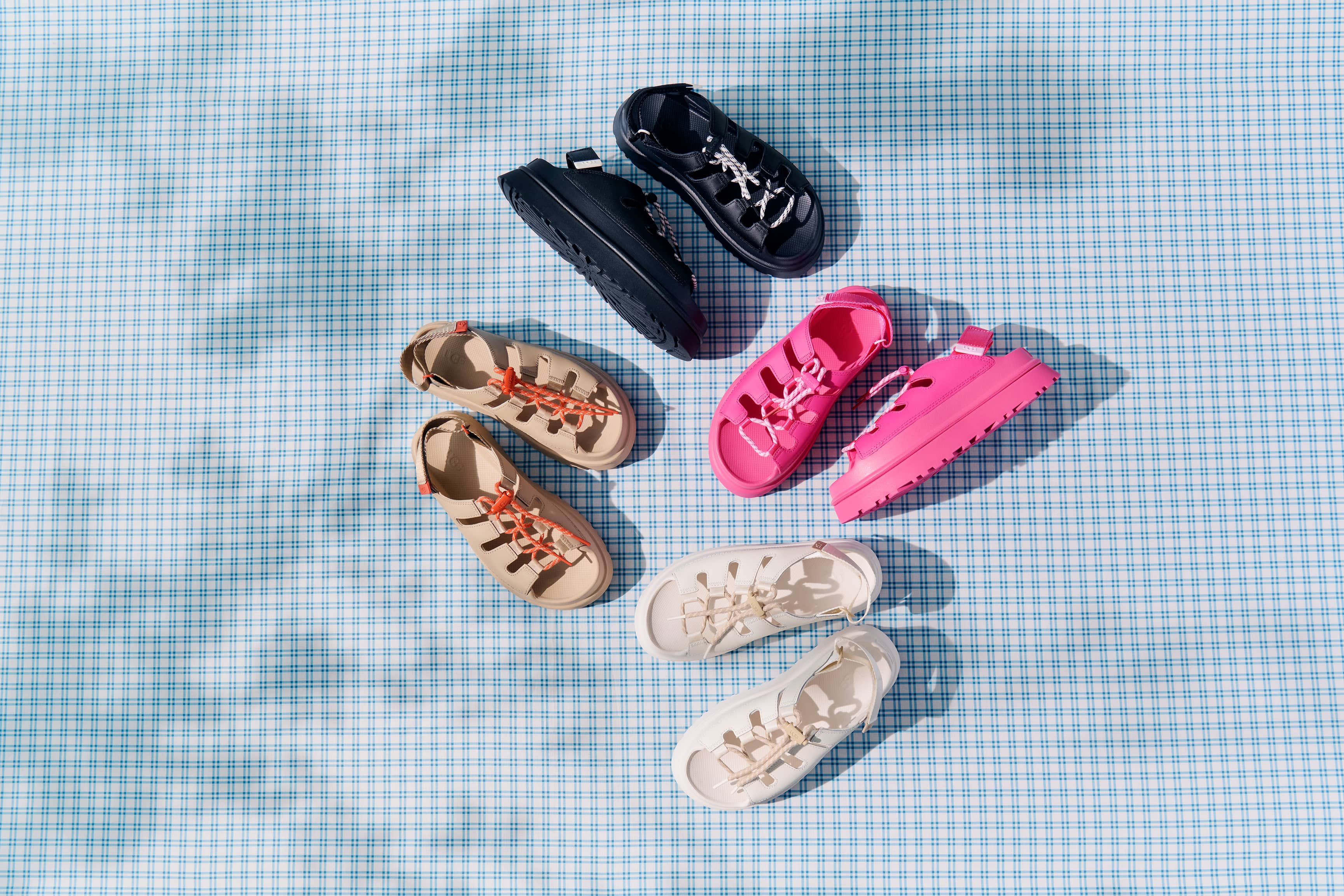 UGG®の新作「GoldenGlow Toggle」が発売！ ランディーズドーナツとのスペシャルキャンペーンも。