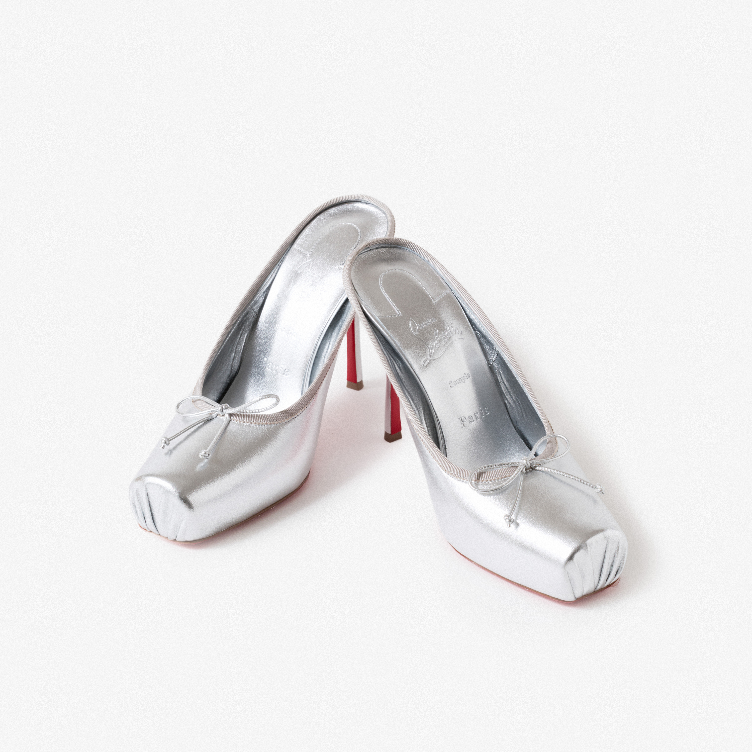 クリスチャン ルブタンのミュール